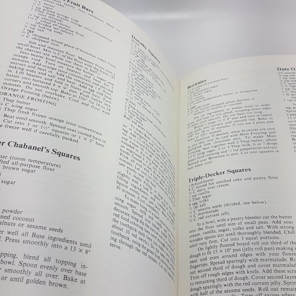 Vintage 1978 Mary Moore Cookbook First Edition Hardcover Retro Collectible - Picture 10 of 16